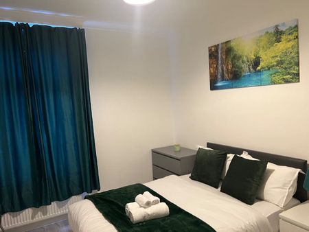 Room in a Shared House, Oaklands Road, NW2 - Photo 3