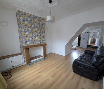 2 Beds - Terraced House - - Photo 2
