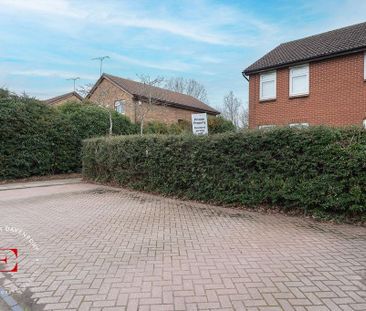 Studio to rent - Photo 6