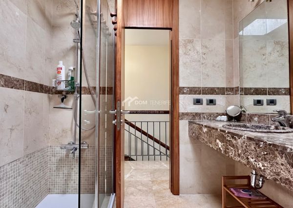 Chalet adosado · Alquiler a largo plazo ·