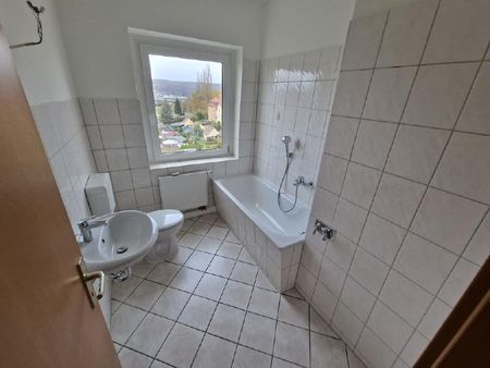 Wunderschön - renovierte 3R.-Whg. mit Balkon - Jetzt zuschlagen - Photo 4