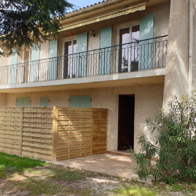 APPARTEMENT T4 AU 1ER ETAGE D'UNE VILLA AVEC JARDIN - Photo 1