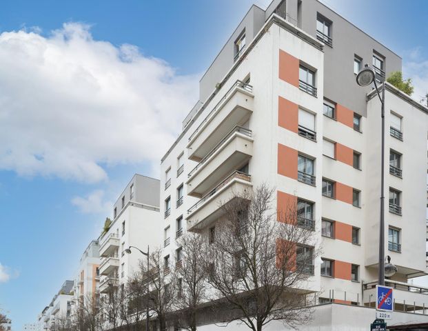 location Appartement F4 DE 94.4m² À PARIS - Photo 1