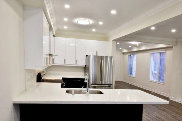 For Lease - 107 Laramie Crescent, Vaughan, Ontario - Photo 1