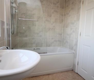 4 bedroom detached house to rent - Photo 5