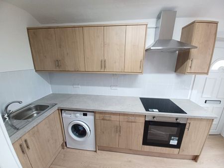 3 bedroom apartment to rent - Photo 5