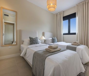 6 Bedroom Apartment For Rent in Estepona, Málaga - Photo 3