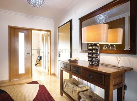 Nazaré, Leiria - Photo 2