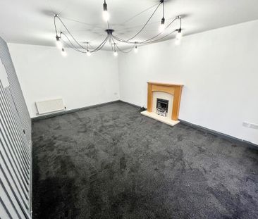 4 bedroom detached house to rent - Photo 1