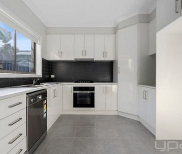 Stylish Comfort Meets Convenience - Photo 5