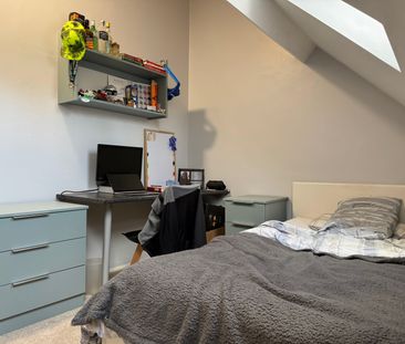 Room 6 & 7, 19 Albert Square, NG7 2FH, NOTTINGHAM - Photo 3