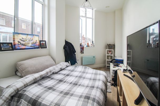 2 bedroom apartment to rent Silver Street, Bedford, Bedfordshire, MK40 - Photo 1