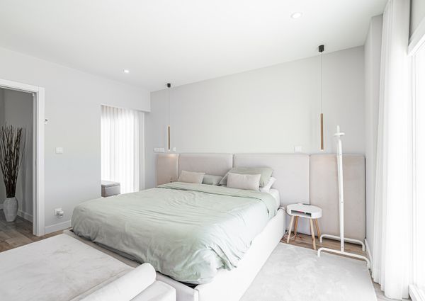 MORADIA T4 PRÓXIMO AO MAGOITO - SINTRA - SÃO JOÃO LAMPAS - CONDOMÍNIO FECHADO E VISTA MAR