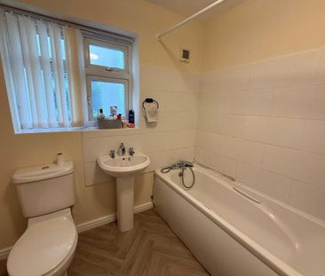 3 bedroom detached house to rent - Photo 6