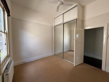 Enchanting Geelong West Cottage - Photo 3