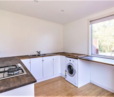 Modern Two-Bedroom Flat in Birmingham Gardens - Photo 1