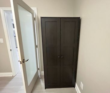 For Lease - 4641 Keystone Crescent, Burlington, Ontario - Photo 1