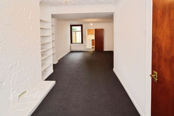 4 bedroom terraced house to rent - Photo 1