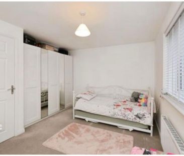 3 bedroom detached house to rent - Photo 4