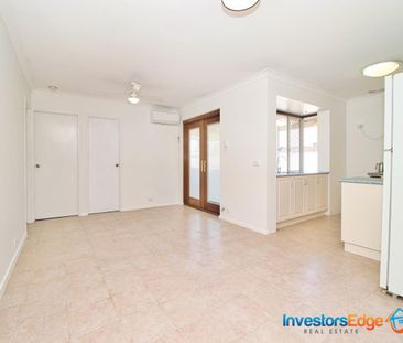 BEAUTIFUL FAMILY HOME - Beachside Safety Bay - Photo 1