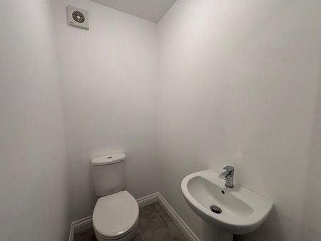 1 bedroom in a house share to rent - Photo 3