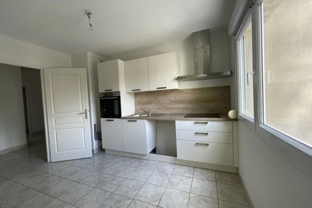 Location appartement de type 3 - Photo 1