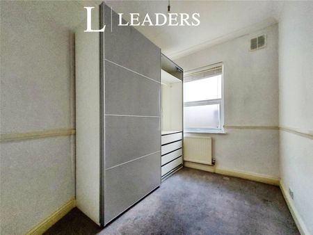 2 bedroom apartment to rent Winton Hall, Westcliff Avenue, Westcliff-on-Sea, SS0 - Photo 2