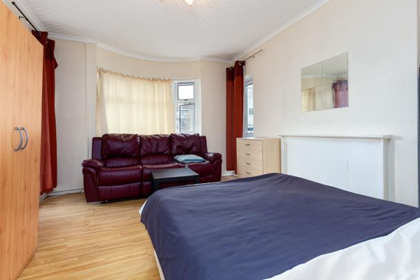 RM3 Tarling Street | Shadwell | London | E1 0AZ - Photo 1