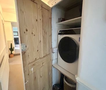 Room in a Shared Flat, Birkbeck Rd, BR3 - Photo 4