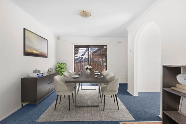 This charming 3-bedroom house is now available for lease - Photo 1