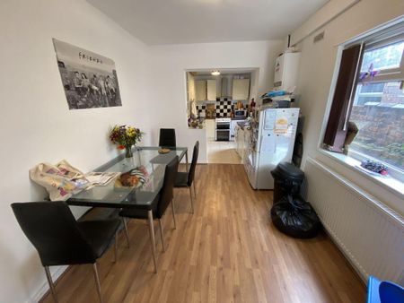 5 bedroom terraced house to rent - Photo 2