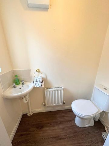 3 bedroom terraced house to rent - Photo 5