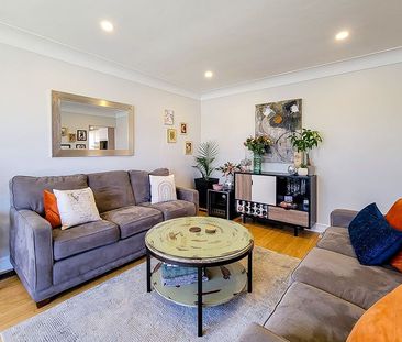 For Lease - 25 Buckingham Street, Brantford, Ontario - Photo 2