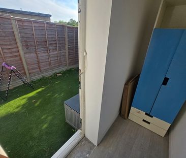 Studio Flat, Selborne Gardens, NW4 - Photo 6