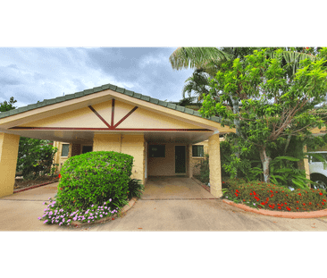2/104 Cook Street, North Ward, Qld 4810 - Photo 1