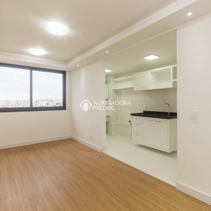 Apartamento com 2 quartos e 58m² para alugar em Azenha, Porto Alegre. - Photo 1