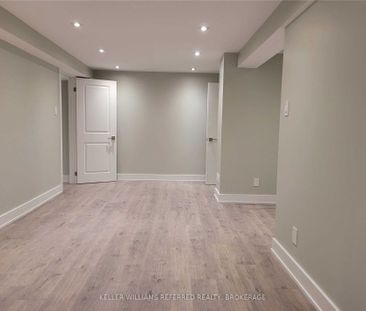 For Lease - 920 Stonehaven Avenue, Newmarket, Ontario - Photo 4