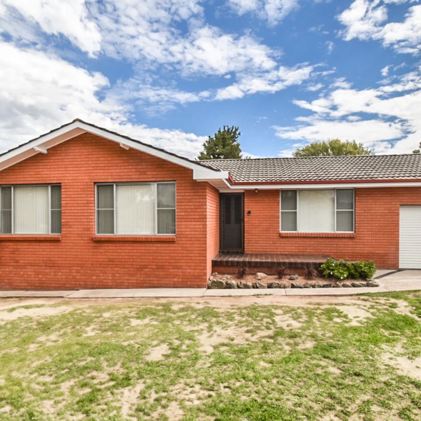 32 Anzac Place, Orange. - Photo 1