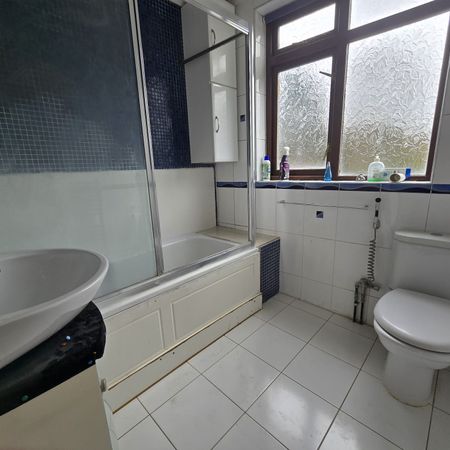 Ferrers Avenue, West Drayton - Photo 3