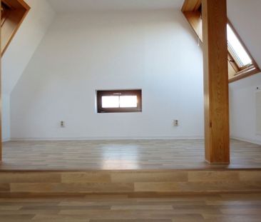 ++ Exklusiv ++ Wohnen im sanierten Altbau mit Aufzug und Einbauküche - Photo 1
