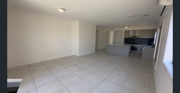 An open plan house at a convenient place - Photo 1