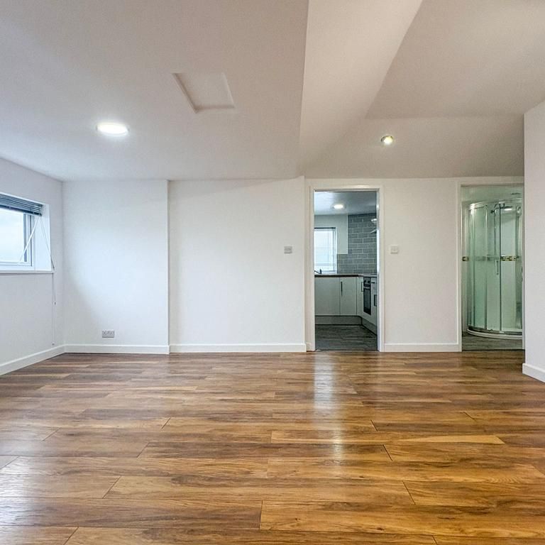 2 bedroom detached bungalow to rent - Photo 1