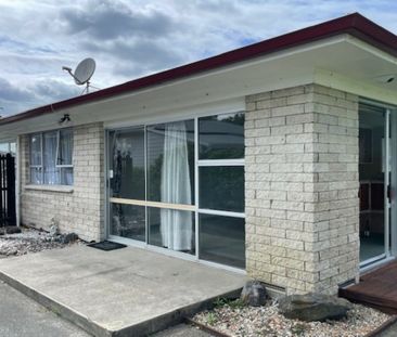 CLOSE TO TOWN CENTRE - Photo 2