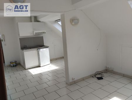 Location Appartement 1 pièce 27m² BEAUVAIS 60000 - Photo 2