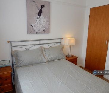 2 bedroom maisonette to rent - Photo 4