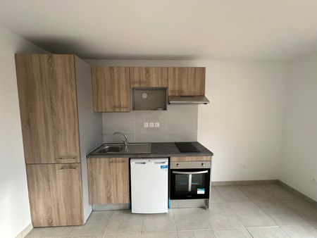 location Appartement T2 DE 40.1m² À ROQUES SUR GARONNE - Photo 2