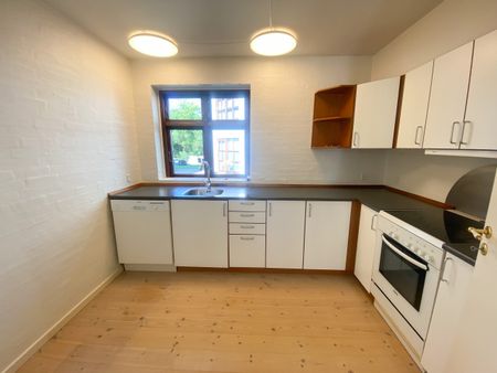 Indbydende lejlighed med sydvendt terrasse og rummelige løsninger - Photo 4