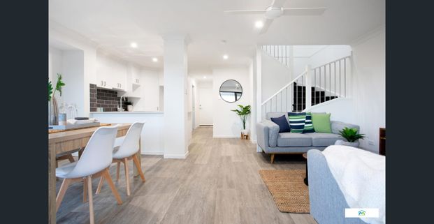 Luxury 3 bed townhouse, convenient to everything - Photo 1