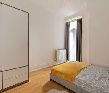 Large Victorian Property near to the vibe of Haringey Green Lanes R... - Photo 1