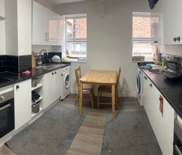 Room in a Shared House, Mora Road, NW2 - Photo 6